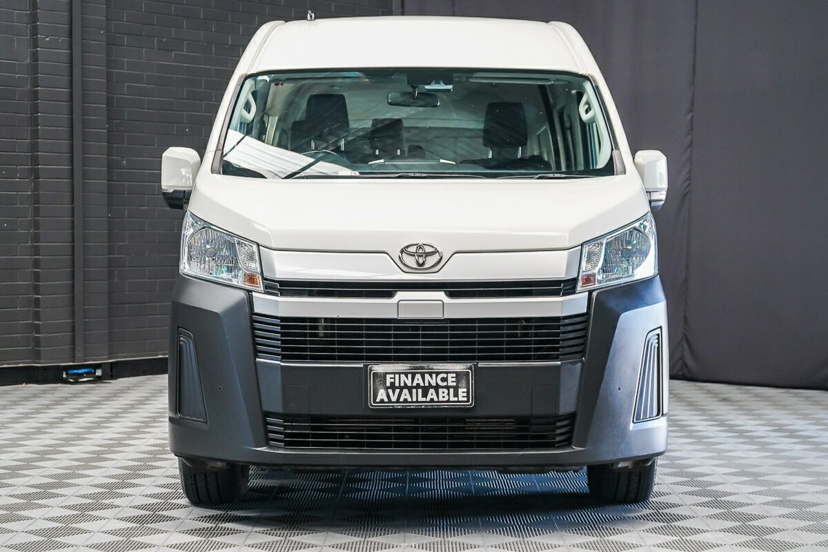Toyota Hiace image 3