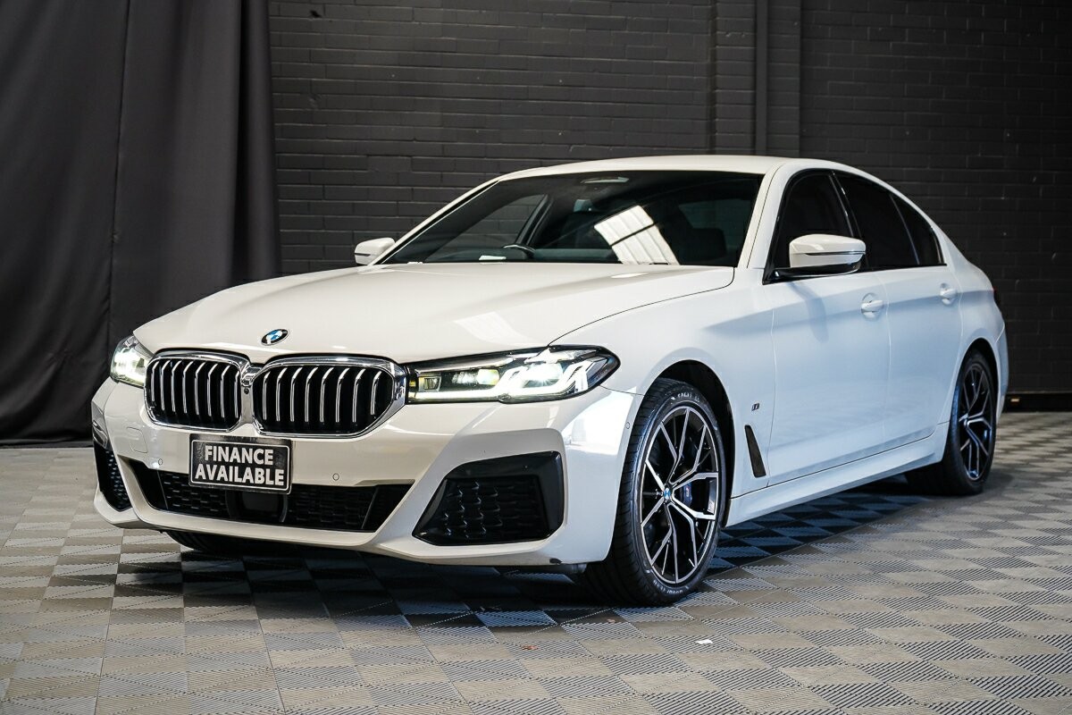 BMW 5 Series image 4
