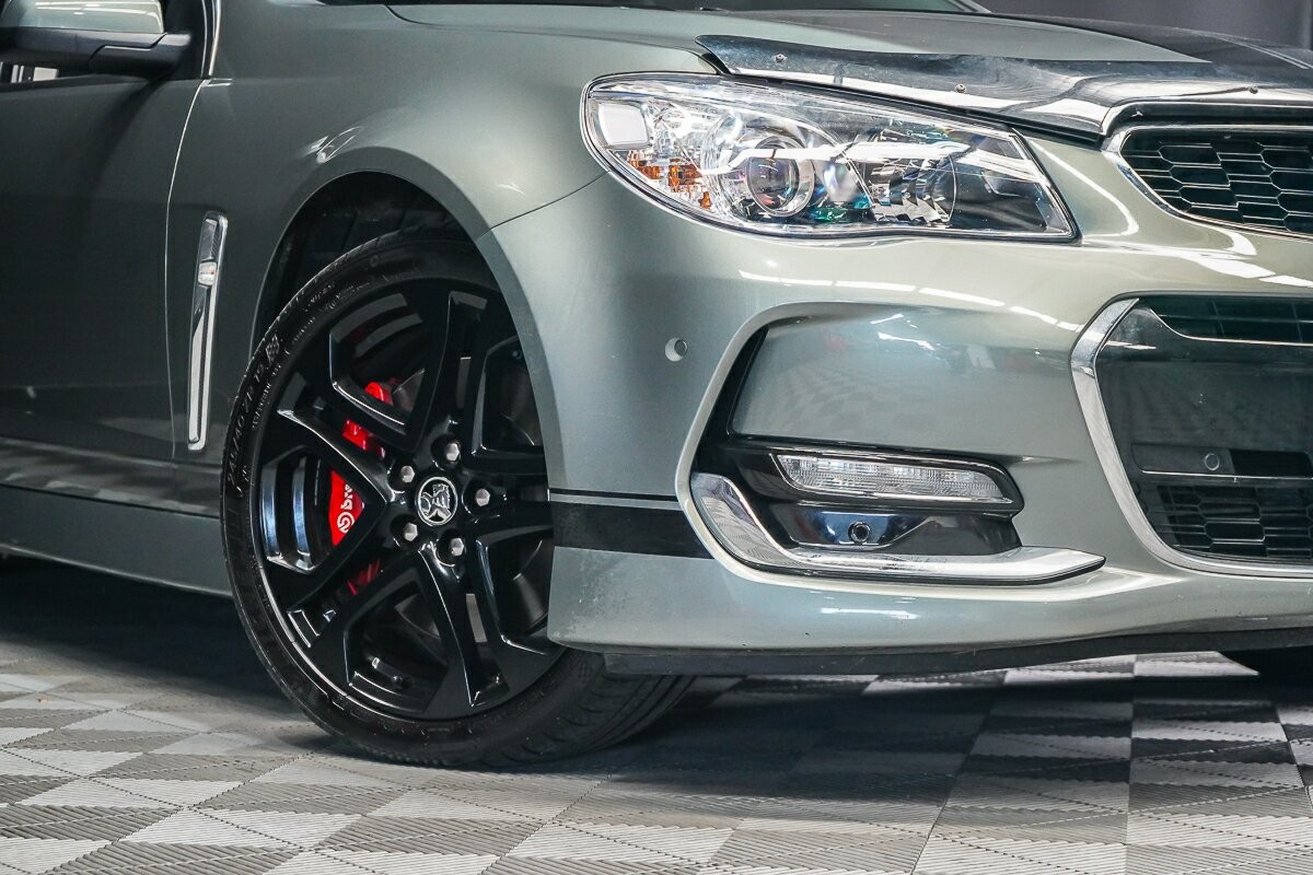 Holden Commodore image 2