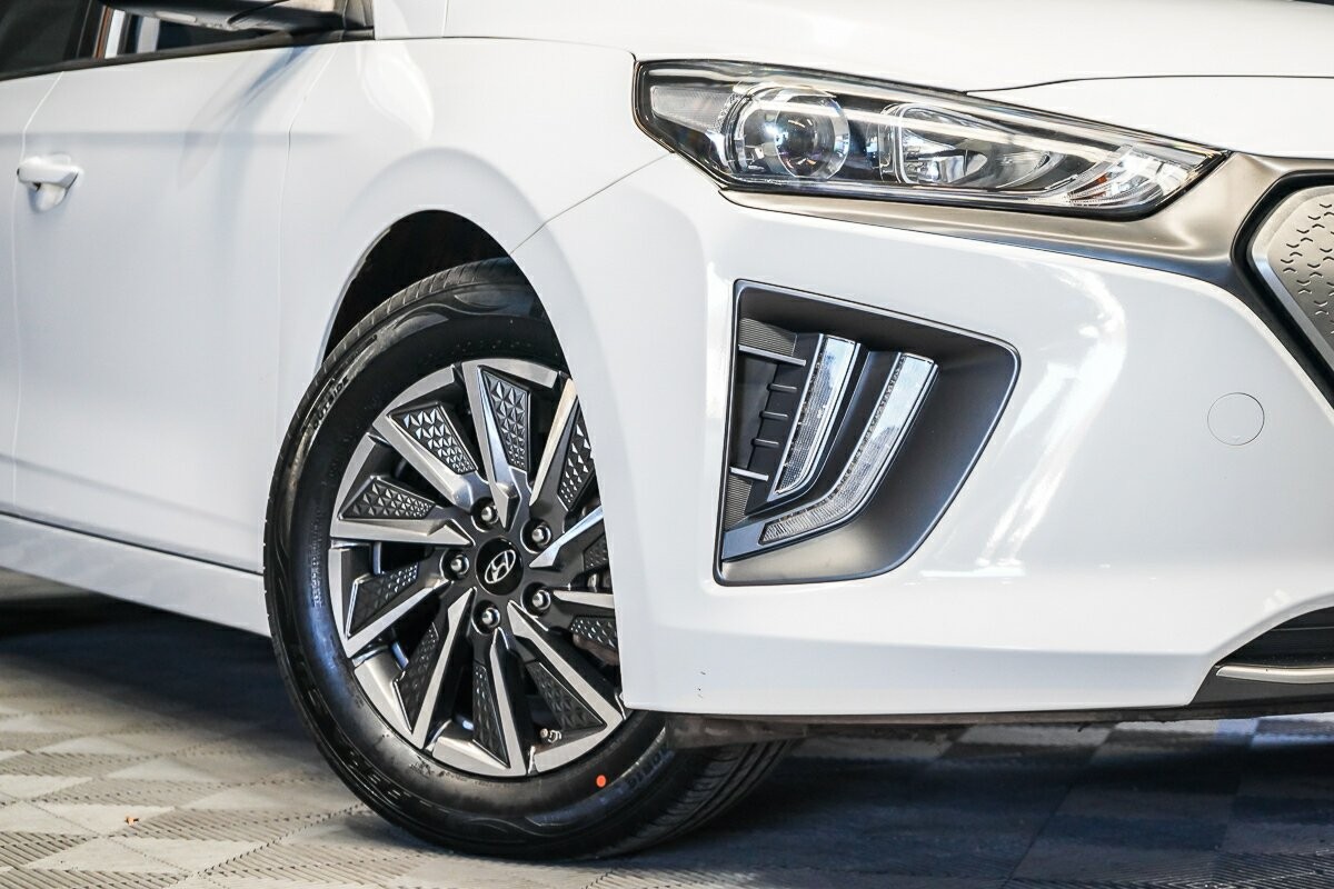 Hyundai Ioniq image 2