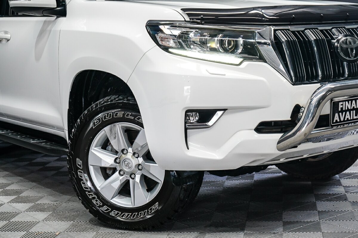 Toyota Landcruiser Prado image 2