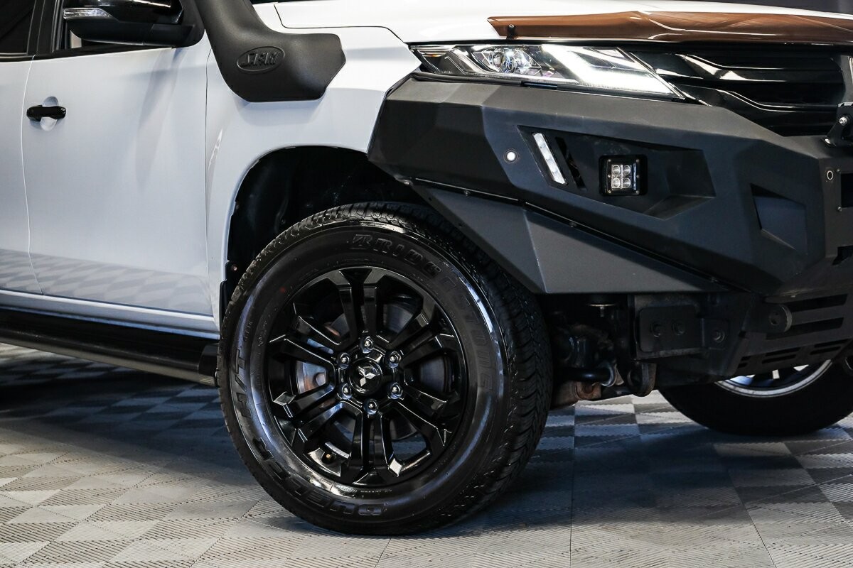 Mitsubishi Triton image 2