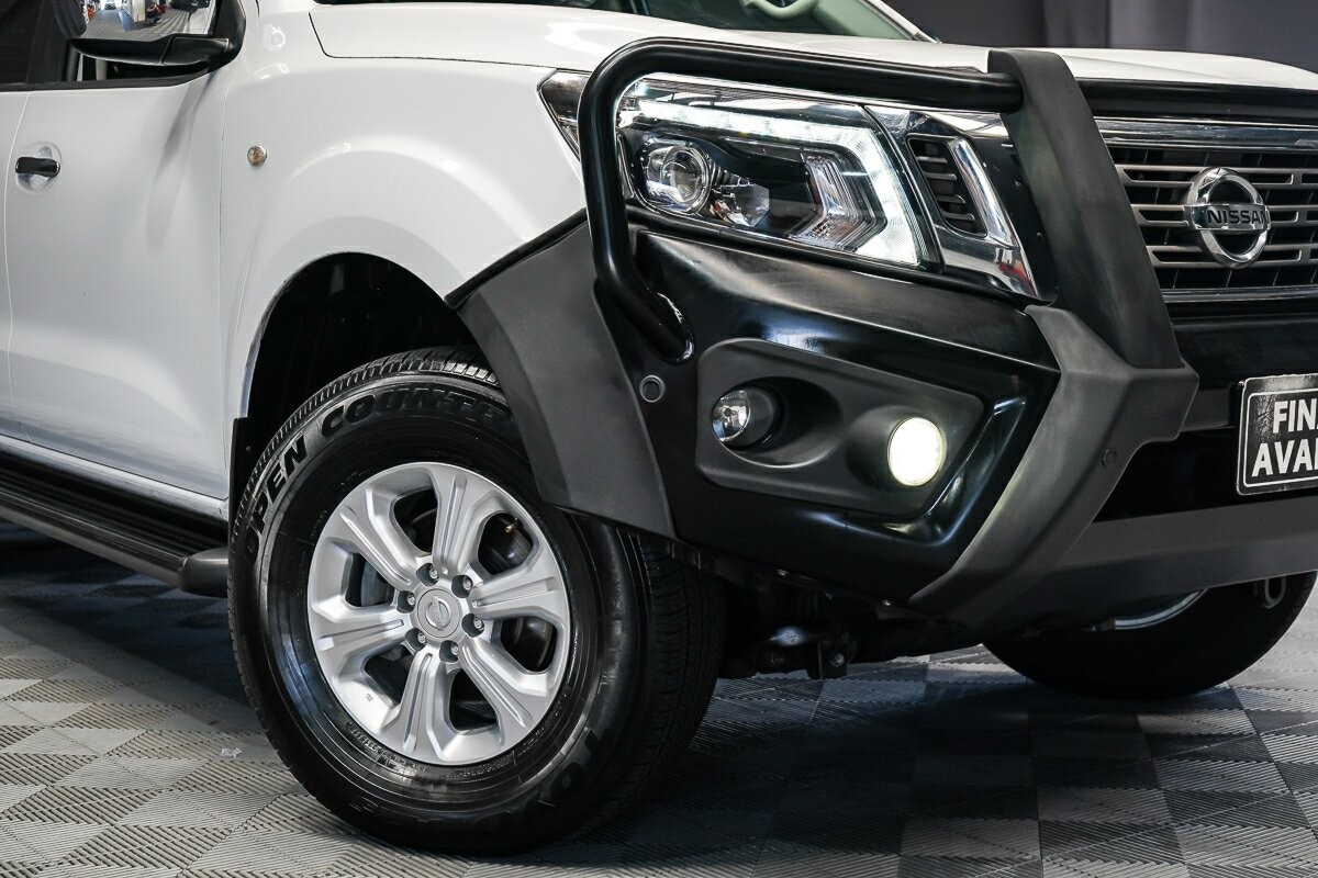 Nissan Navara image 2