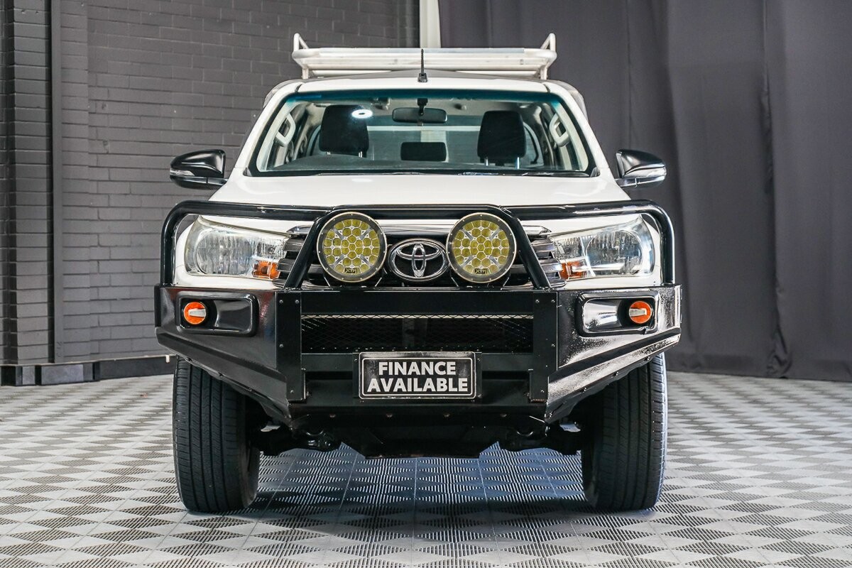 Toyota Hilux image 3