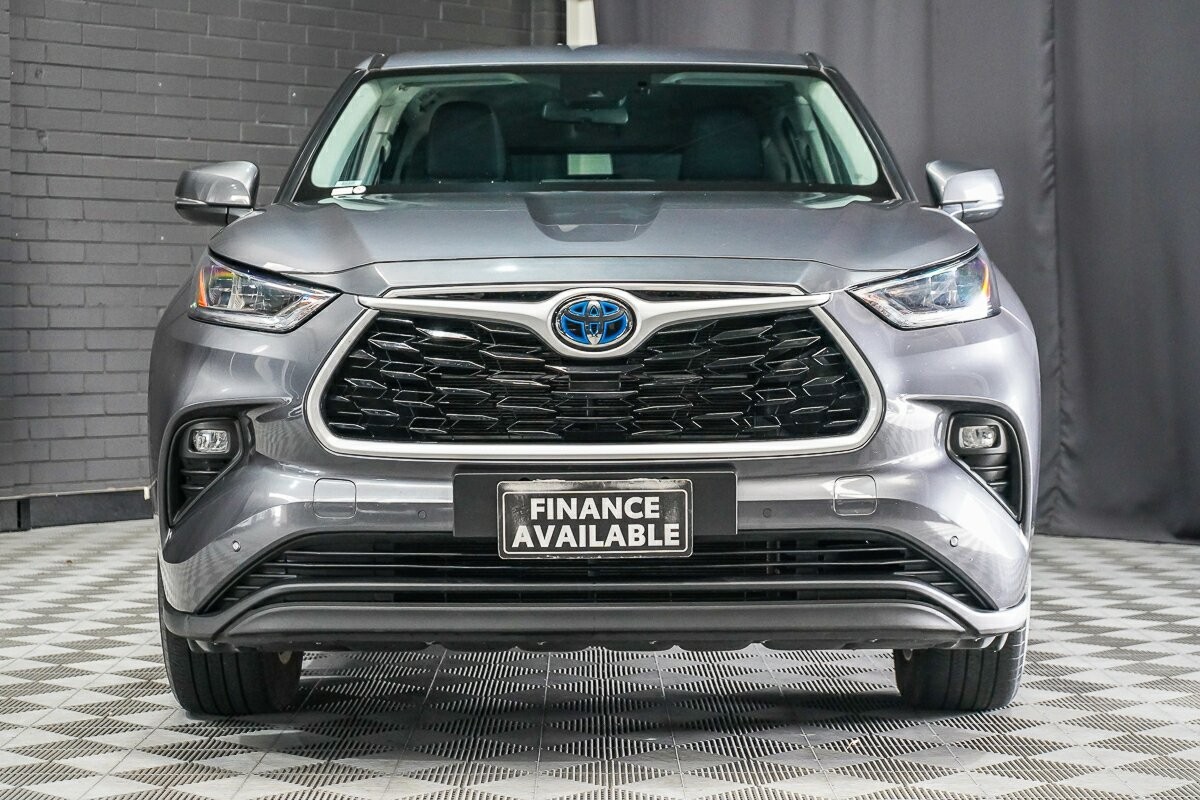 Toyota Kluger image 3