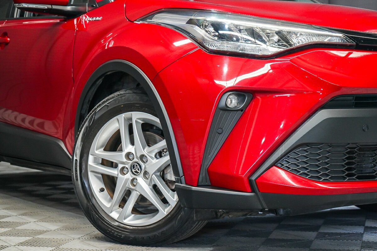 Toyota C-hr image 2