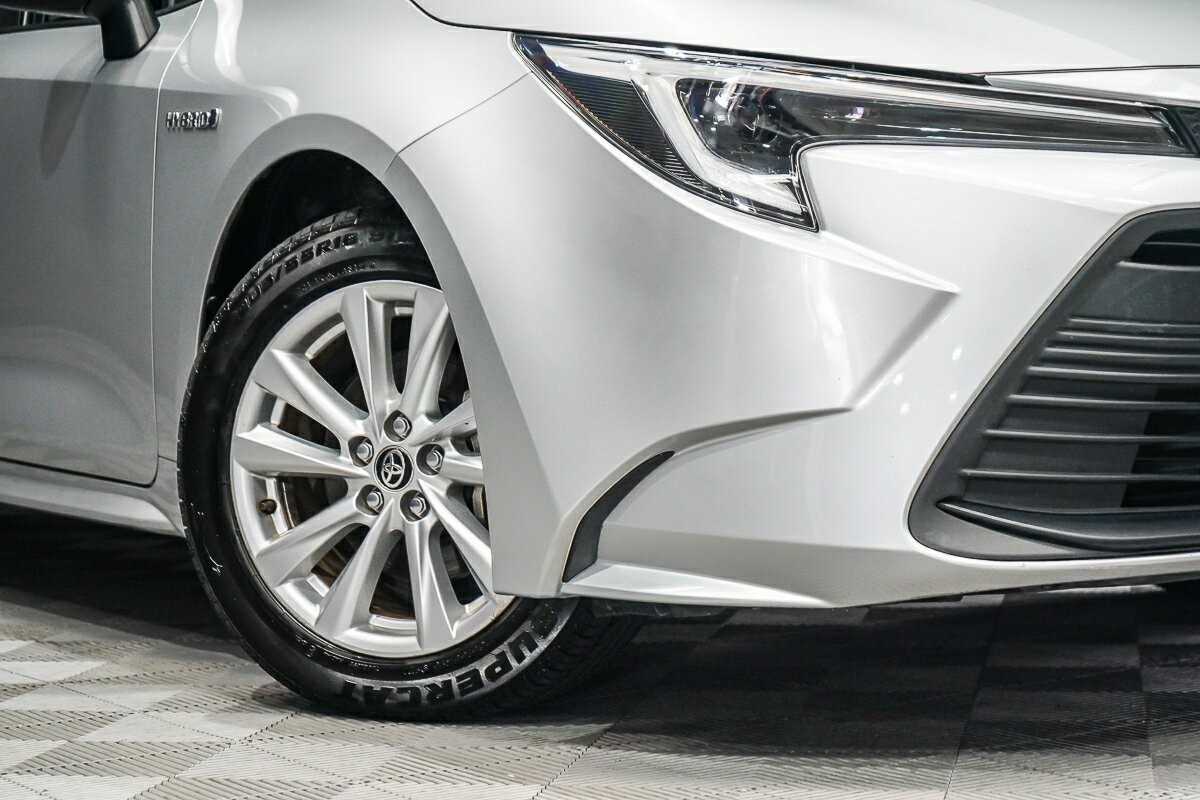 Toyota Corolla image 2