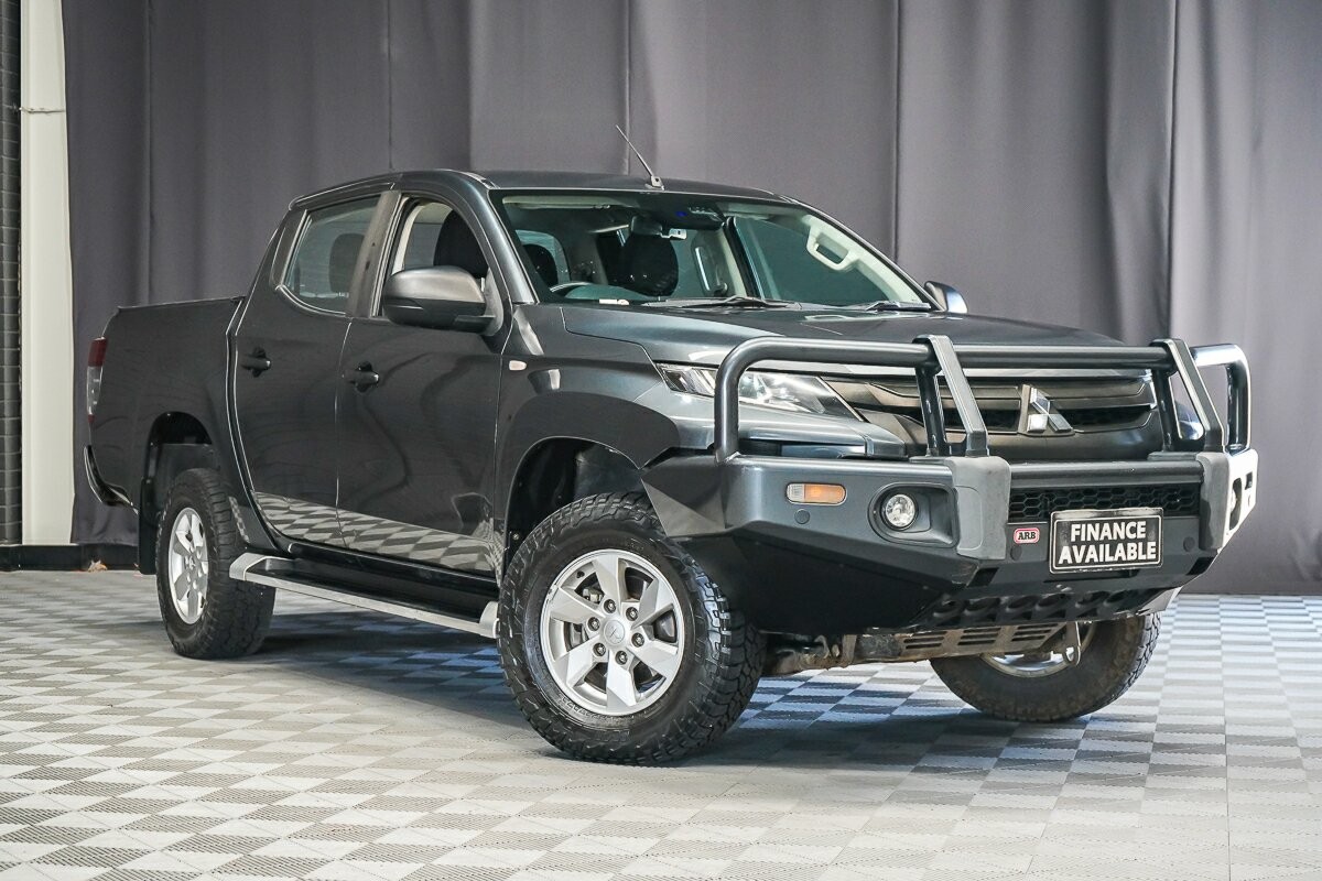 Mitsubishi Triton image 1