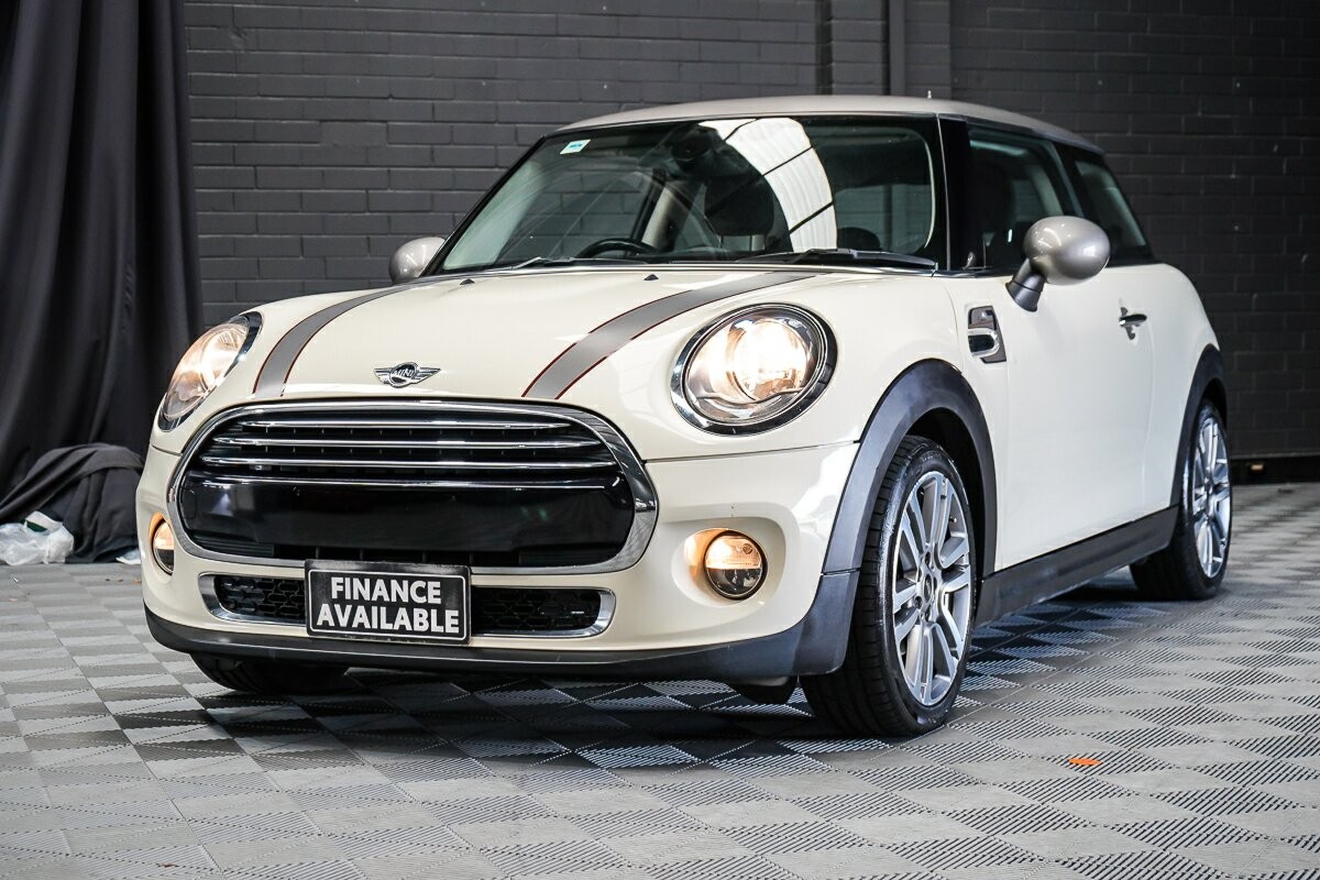 Mini Hatch image 4