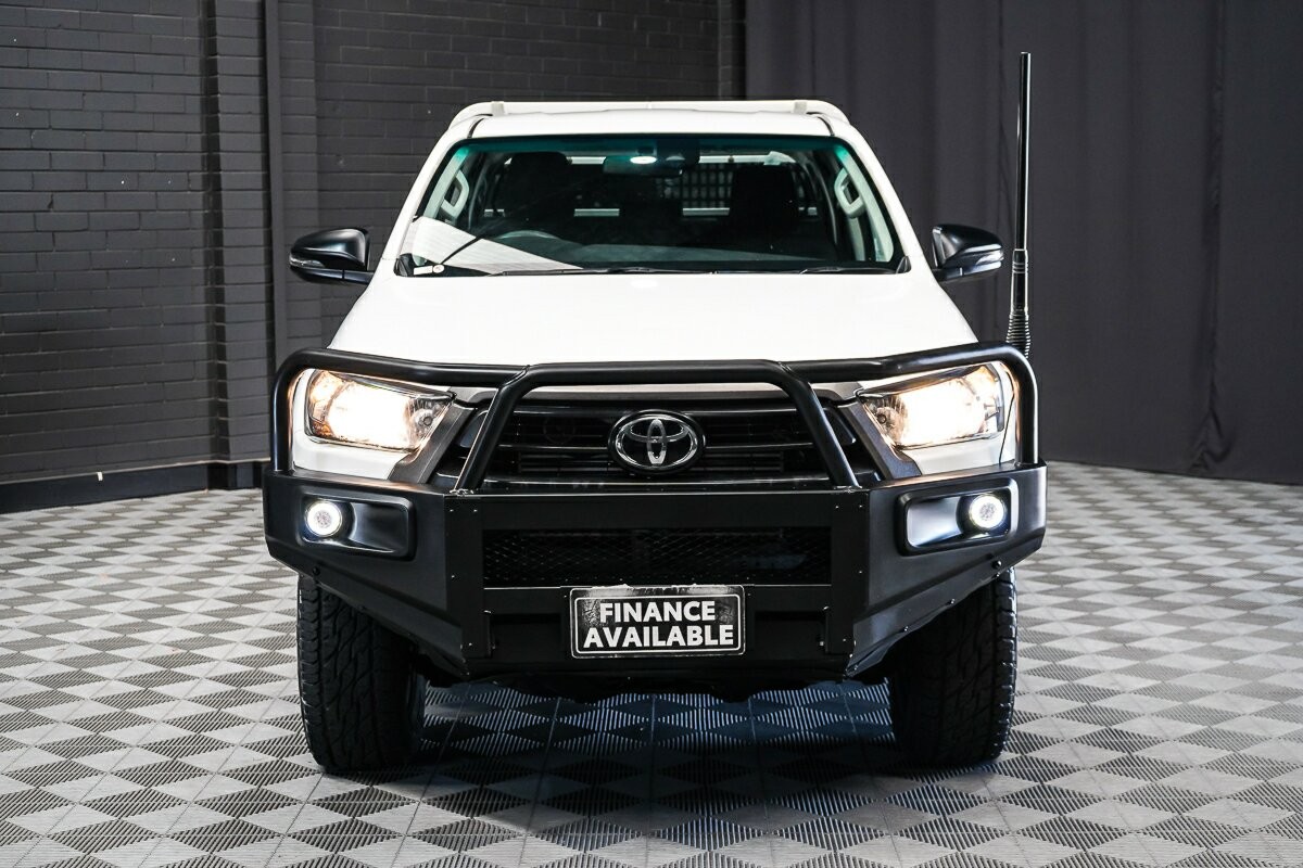 Toyota Hilux image 3
