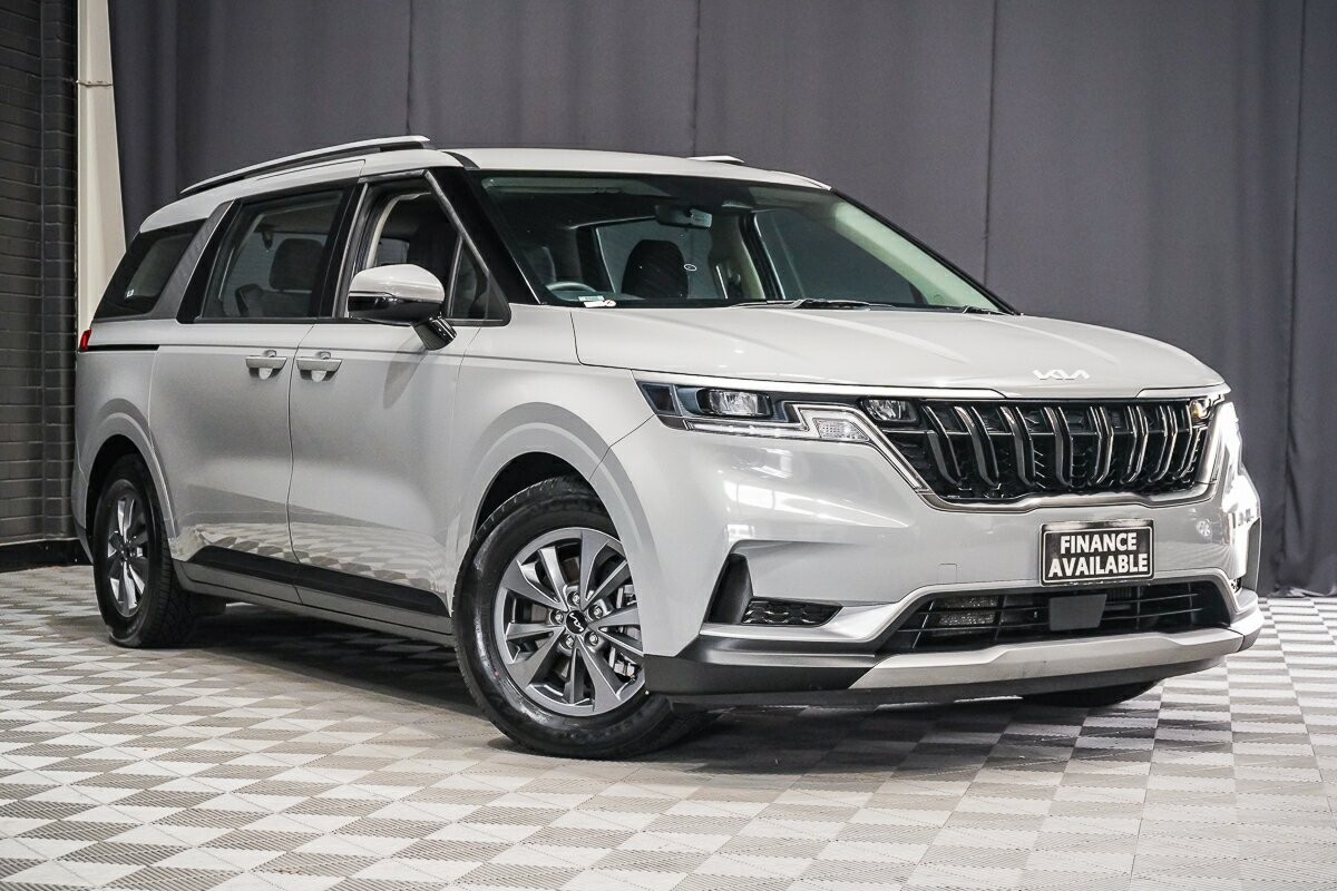 Kia Carnival image 1