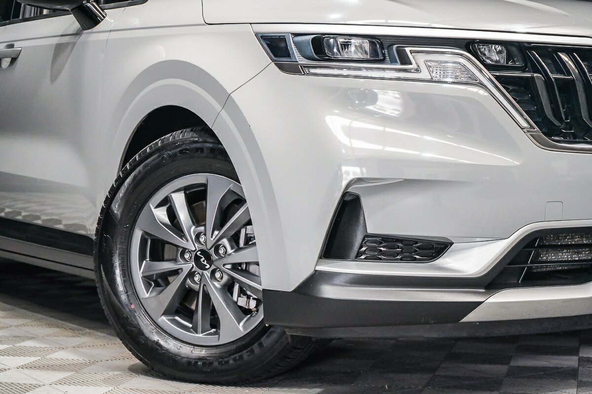 Kia Carnival image 2