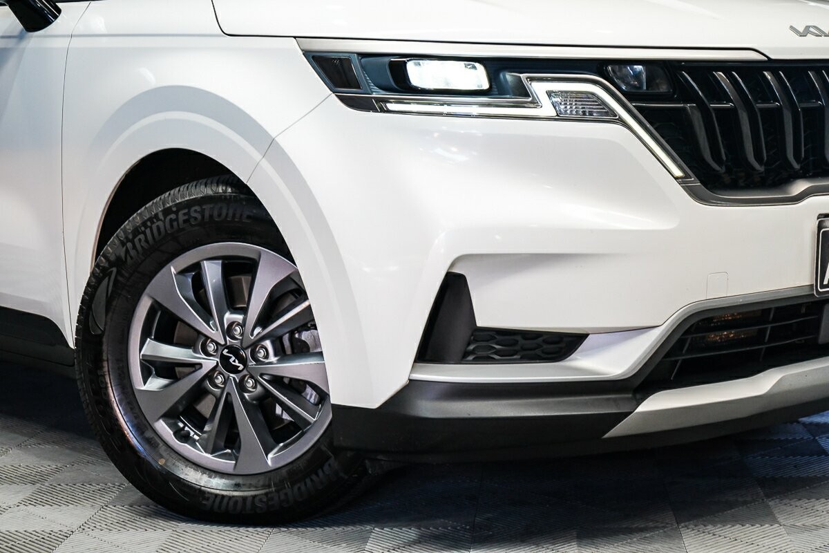 Kia Carnival image 2