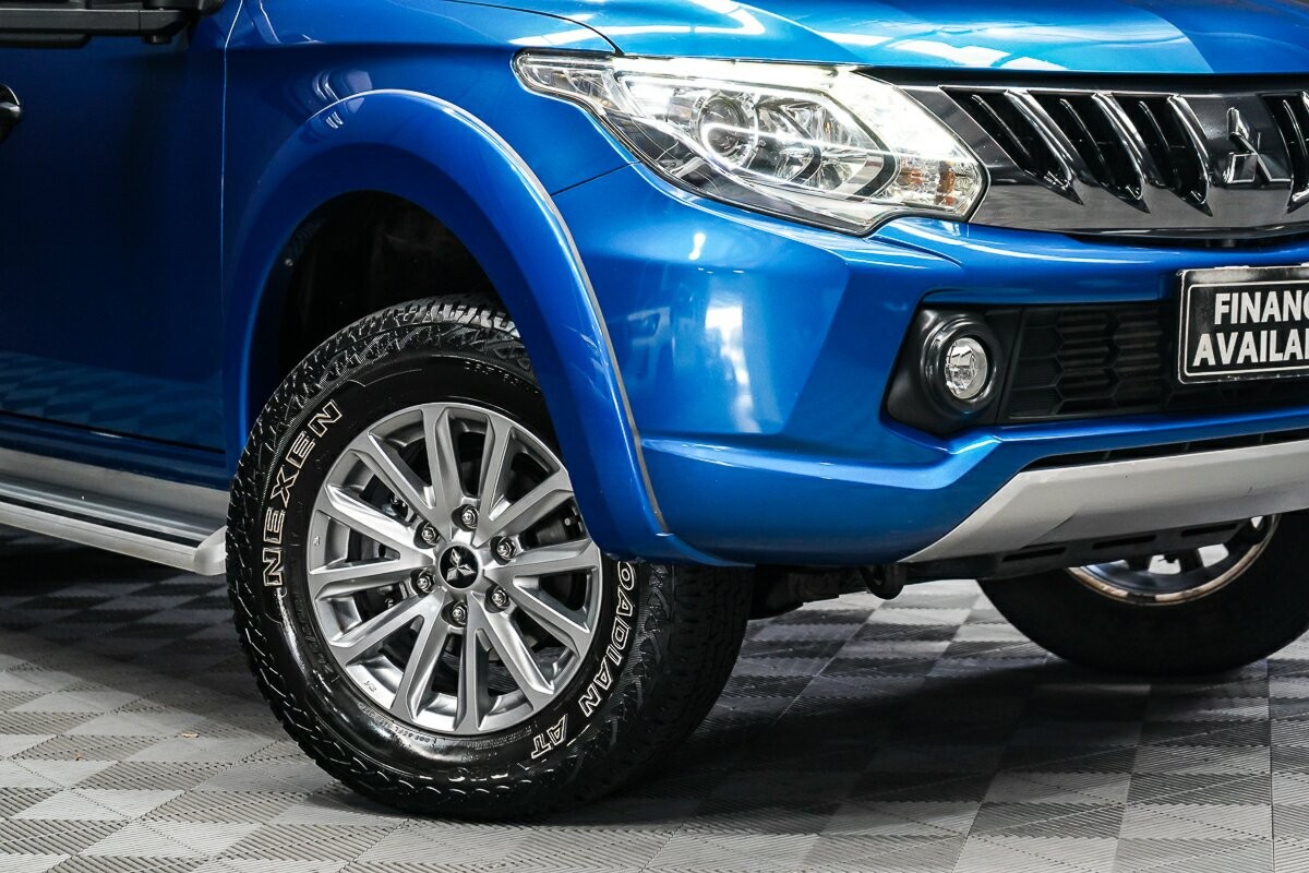 Mitsubishi Triton image 2