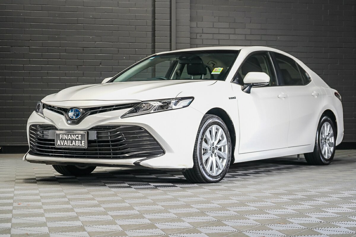 Toyota Camry image 4