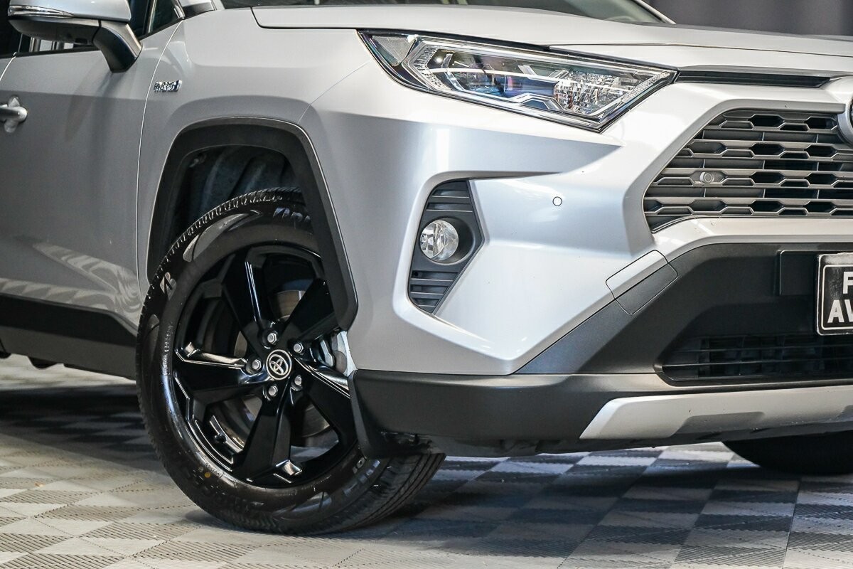 Toyota Rav4 image 2