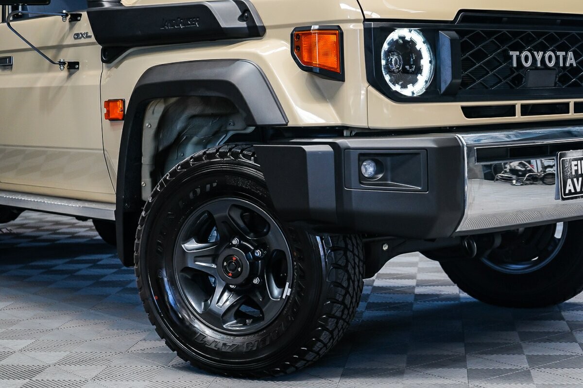Toyota Landcruiser image 2