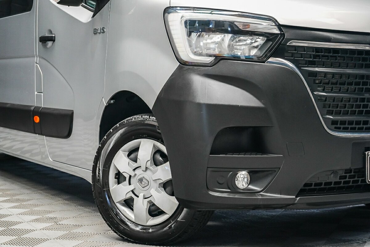 Renault Master image 2