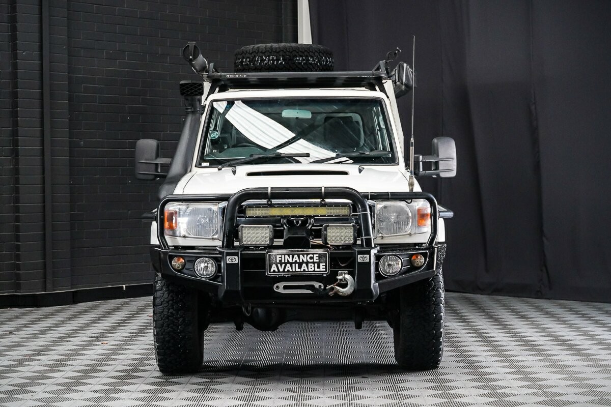 Toyota Landcruiser image 3