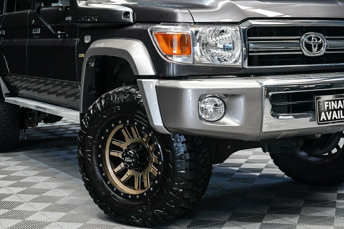 Toyota Landcruiser image 2