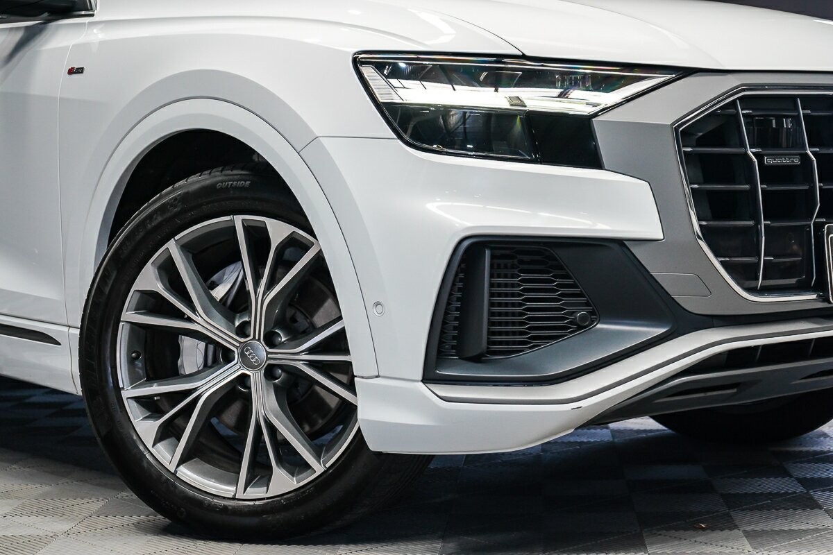 Audi Q8 image 2