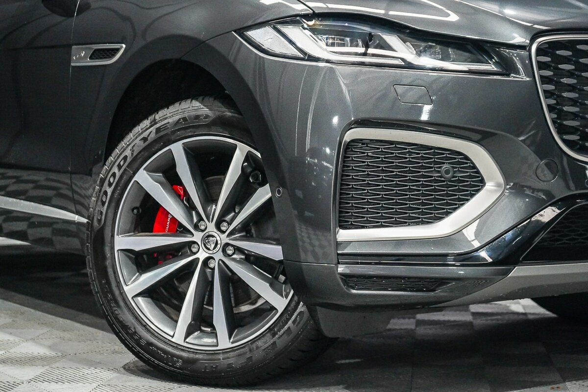 Jaguar F-pace image 2