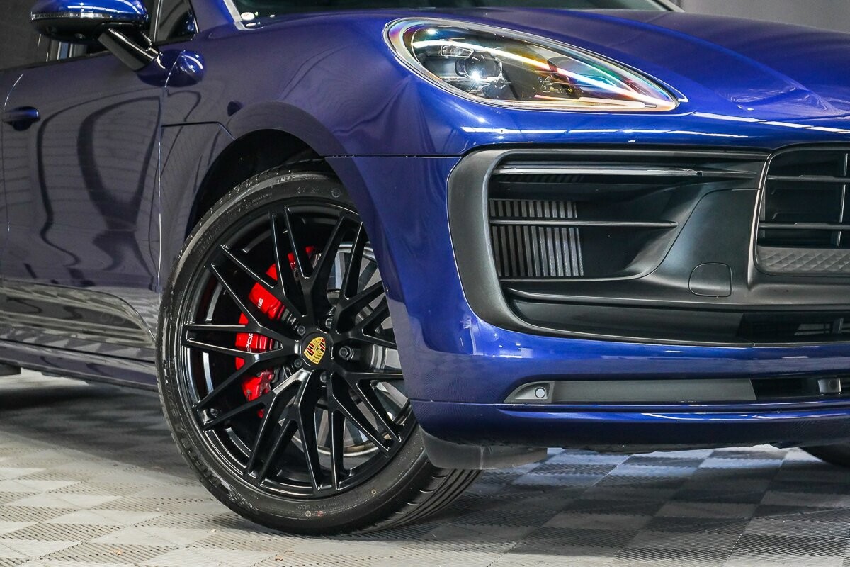 Porsche Macan image 2