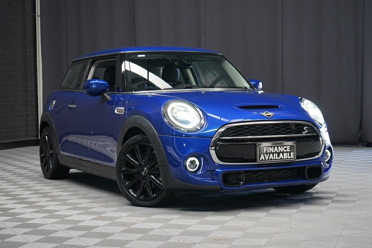 Mini Hatch image 1