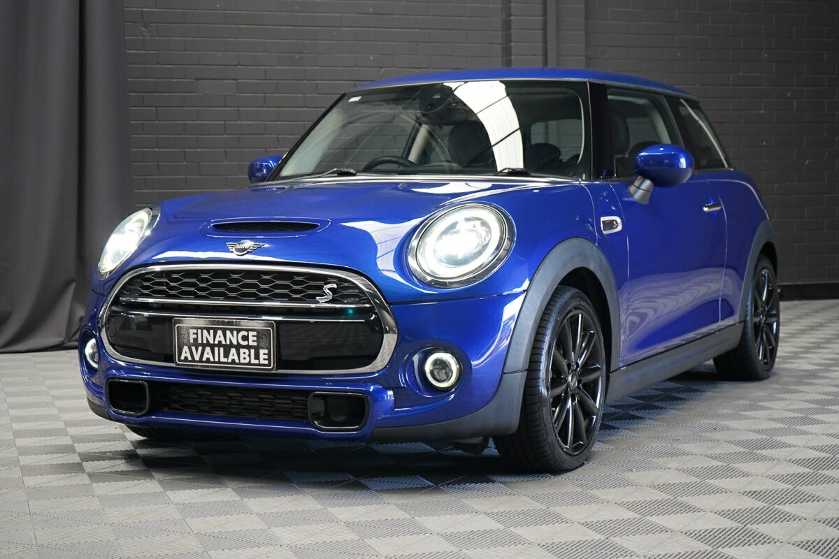 Mini Hatch image 4