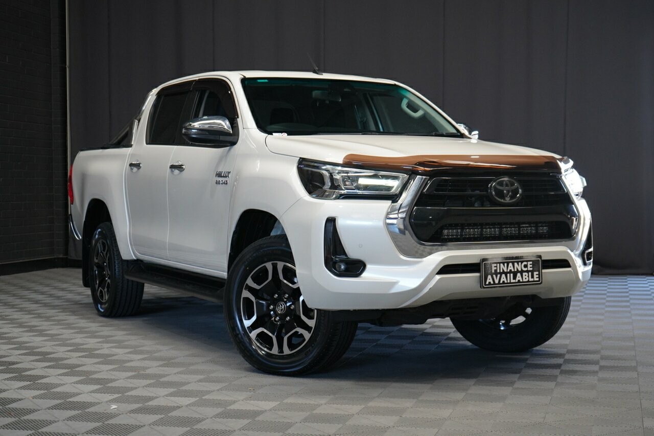 Toyota Hilux image 1