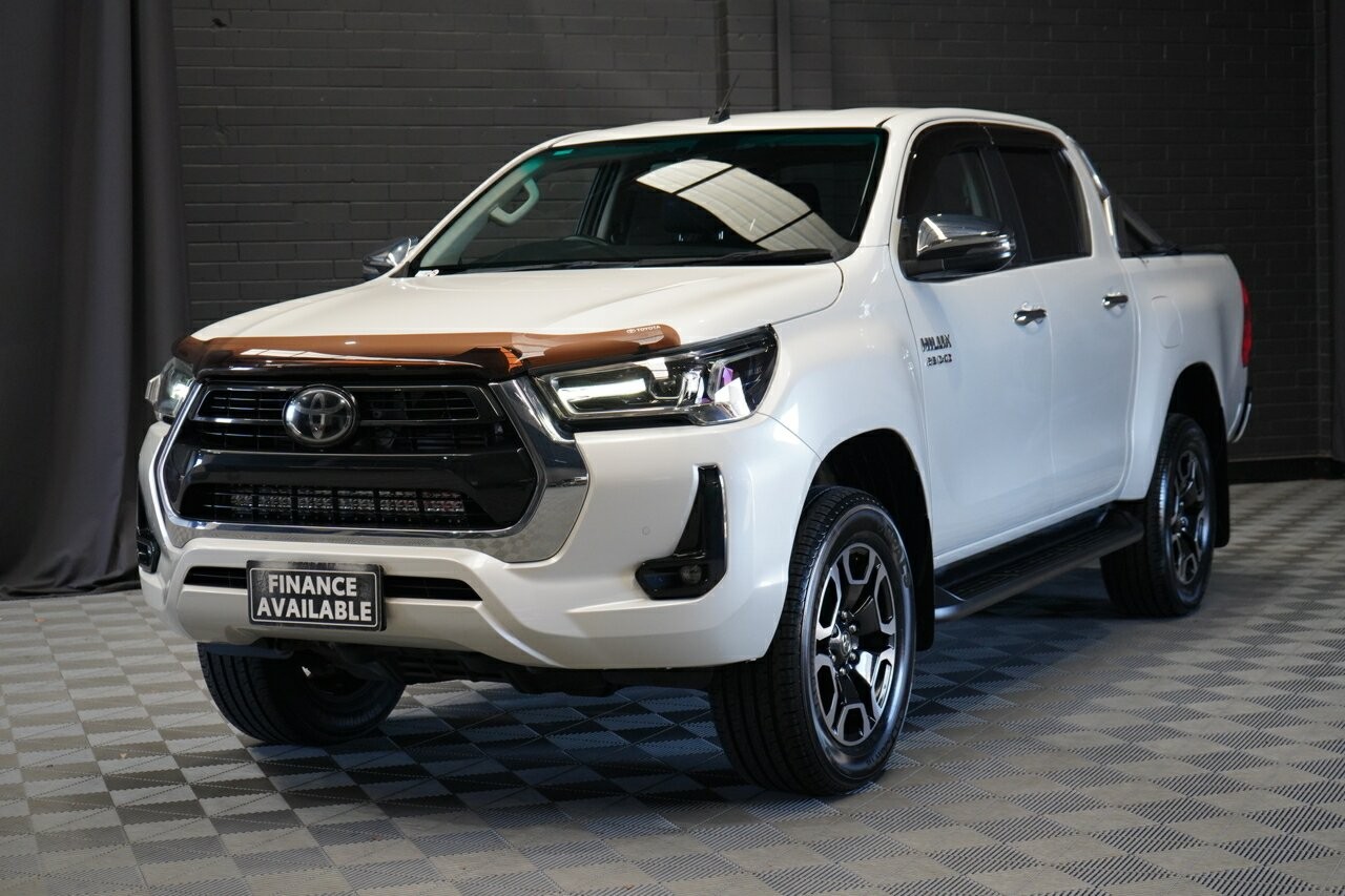 Toyota Hilux image 4