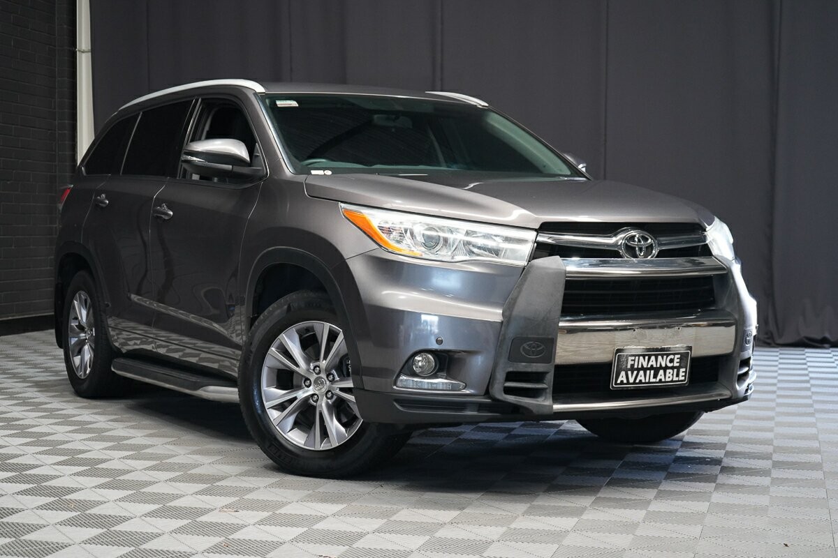 Toyota Kluger image 1