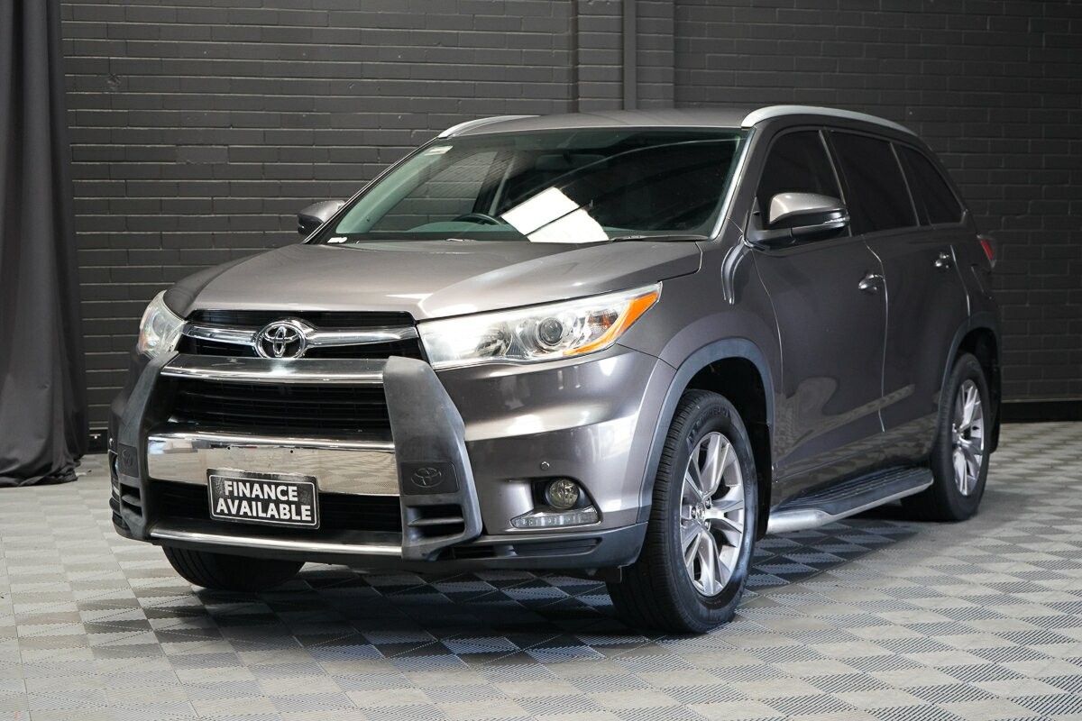 Toyota Kluger image 4