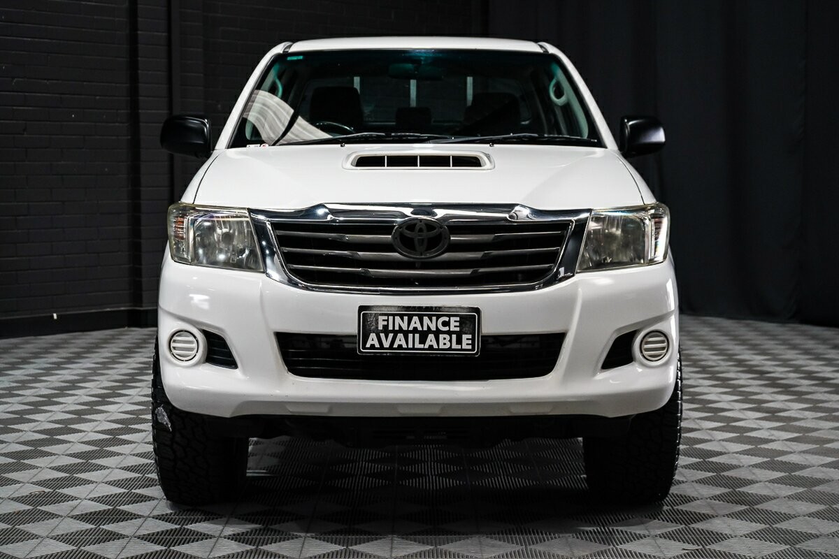Toyota Hilux image 3