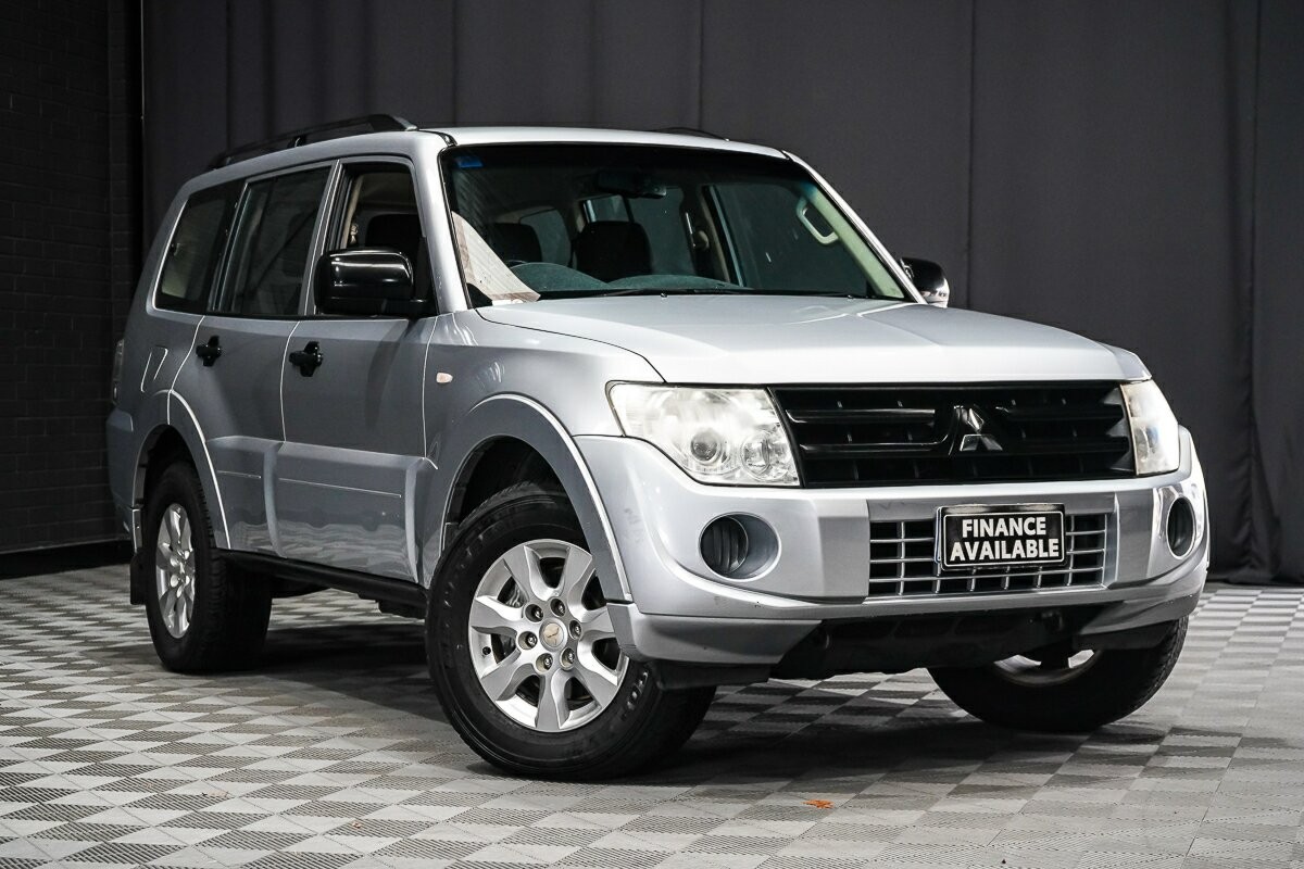 Mitsubishi Pajero image 1