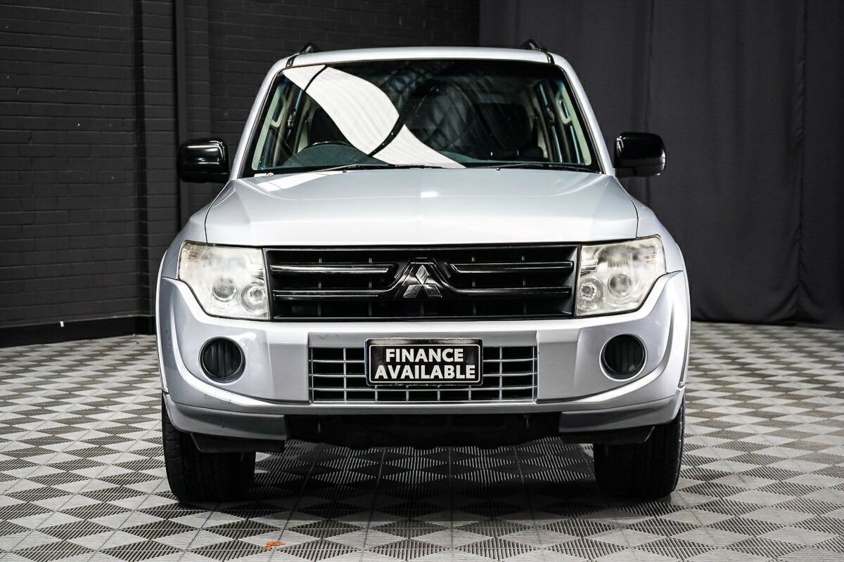 Mitsubishi Pajero image 3