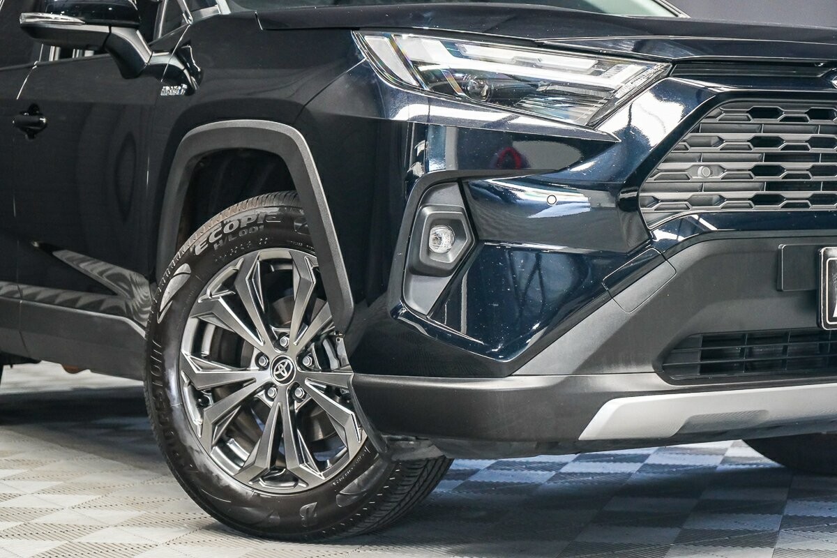 Toyota Rav4 image 2