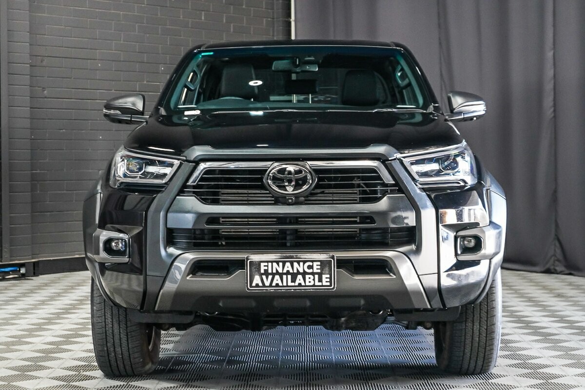 Toyota Hilux image 3