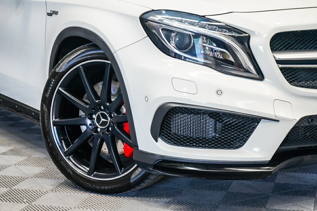 Mercedes Benz Gla-class image 2