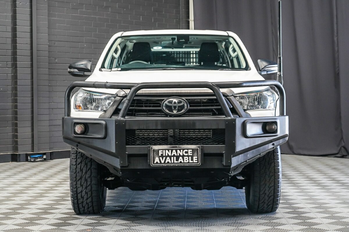 Toyota Hilux image 3