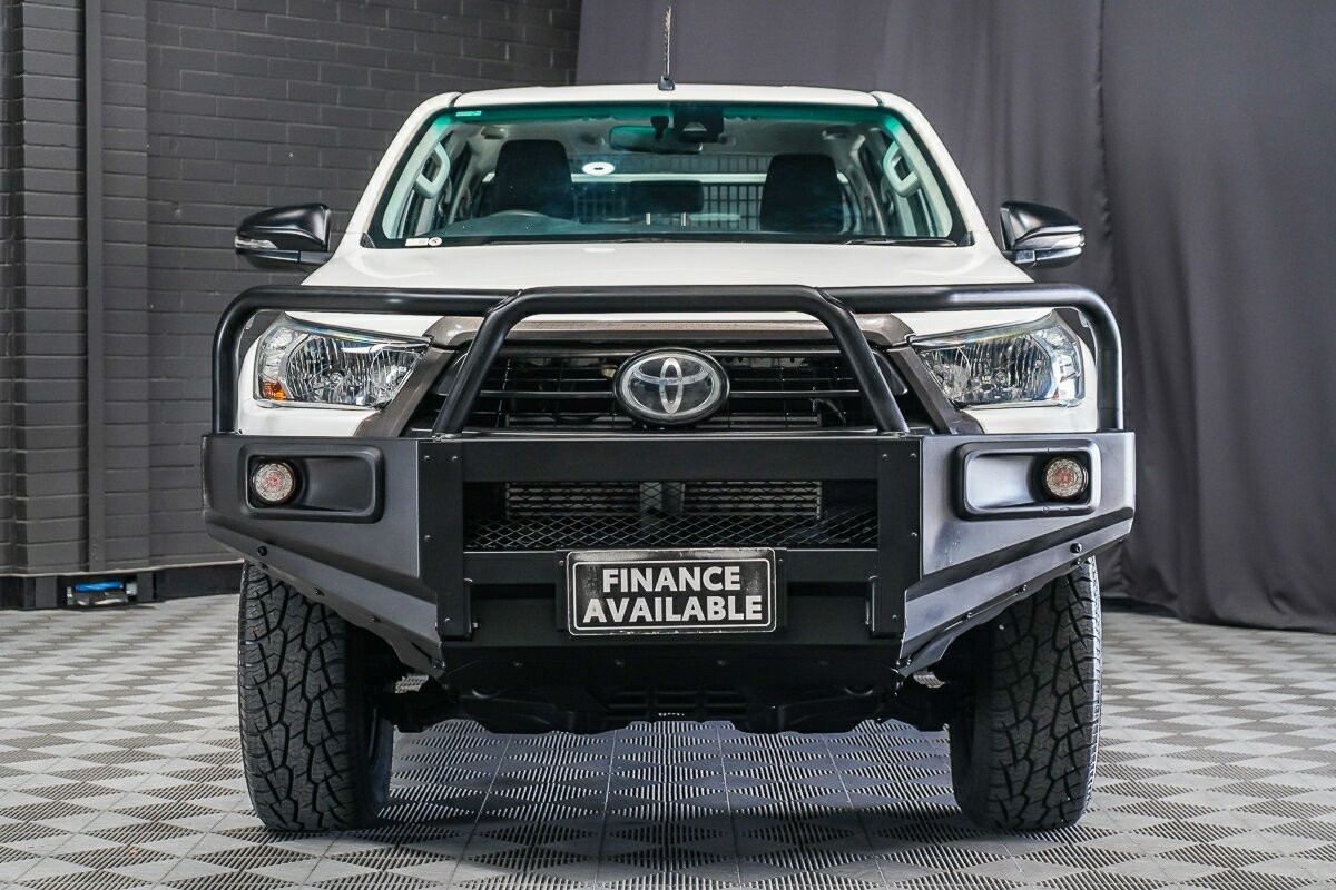 Toyota Hilux image 3