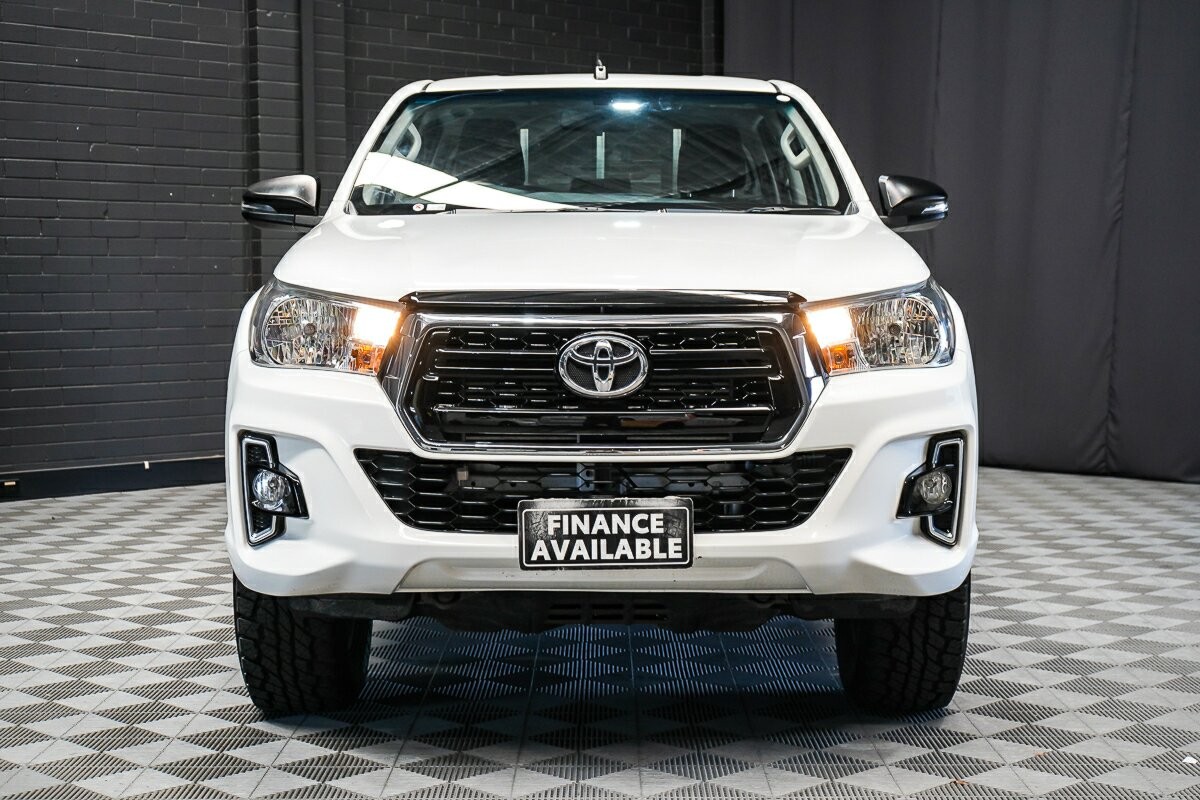 Toyota Hilux image 3