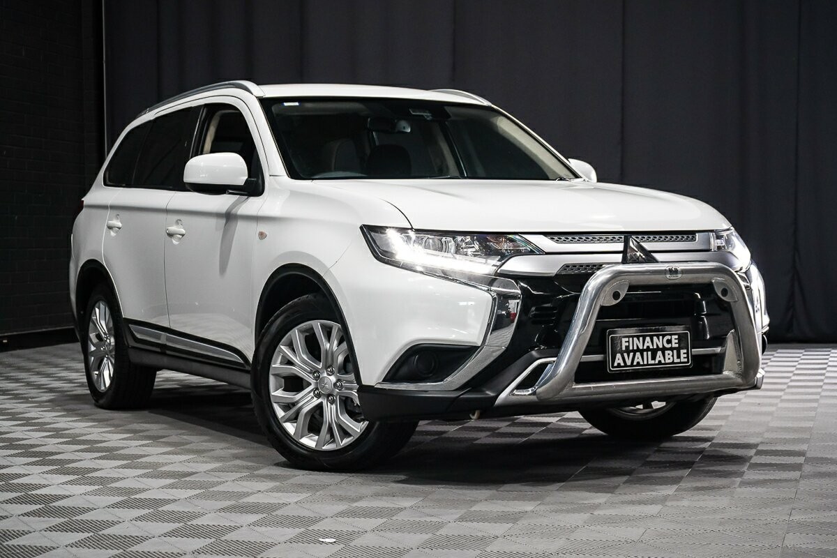 Mitsubishi Outlander image 1