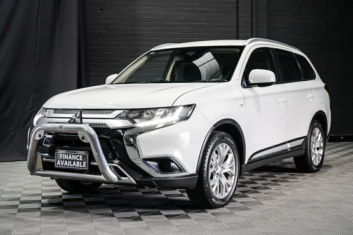 Mitsubishi Outlander image 4
