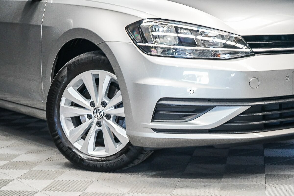 Volkswagen Golf image 2