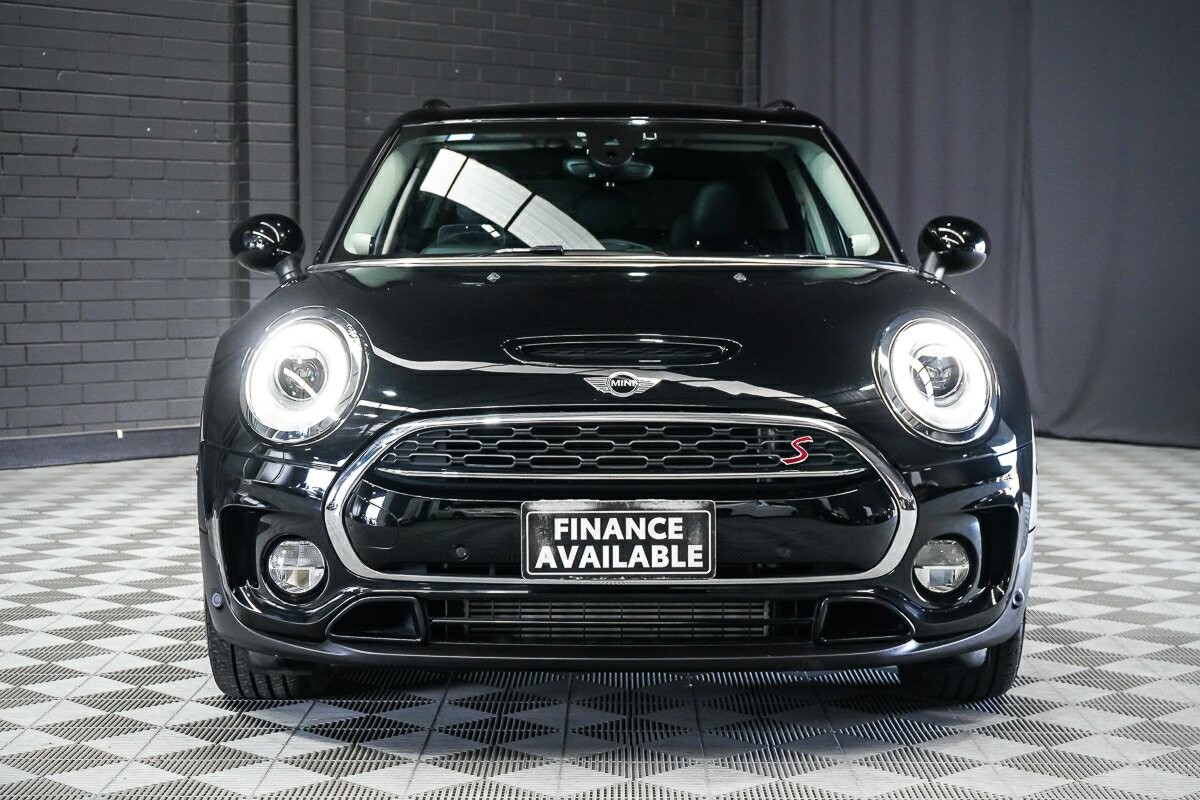 Mini Clubman image 3