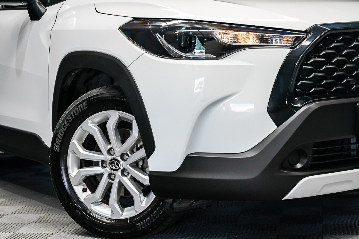 Toyota Corolla Cross image 2