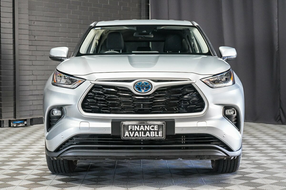 Toyota Kluger image 3
