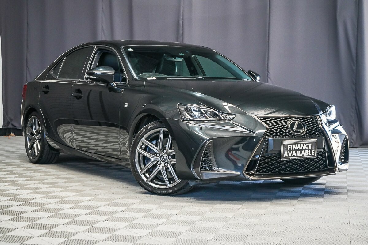 Lexus Is image 1