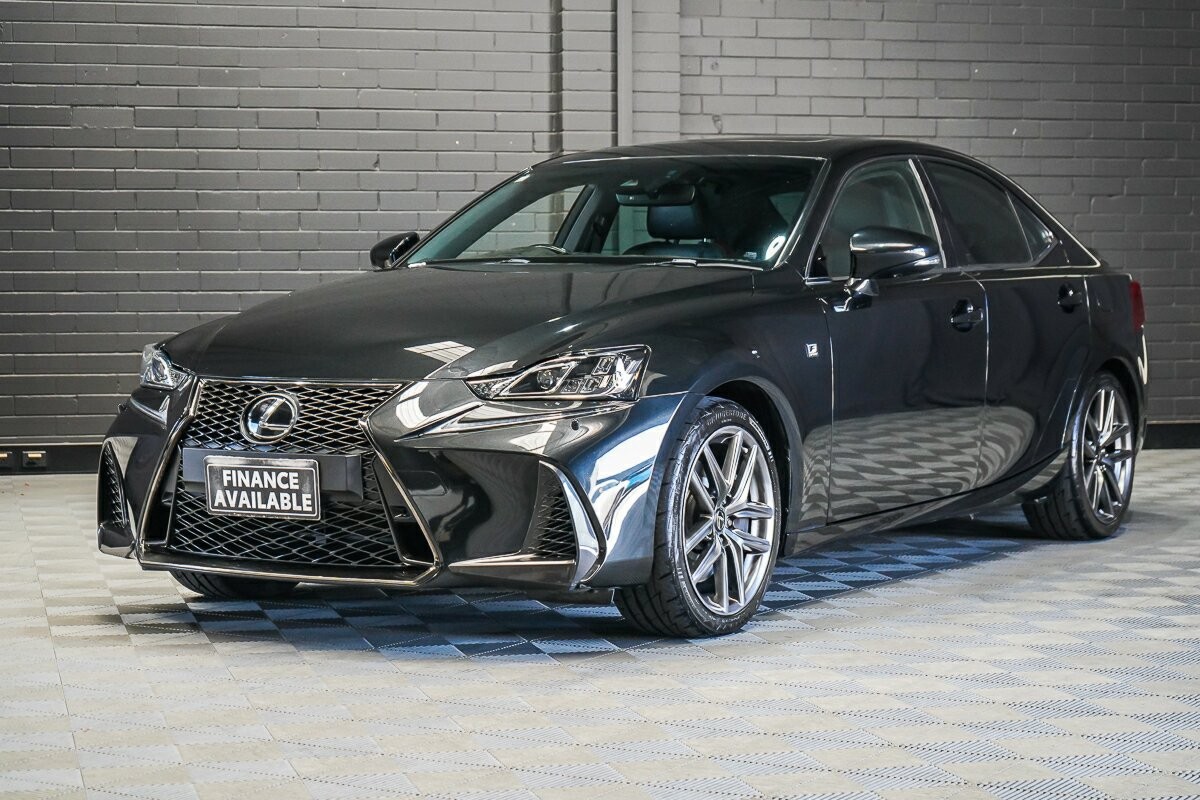 Lexus Is image 4